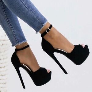 NEW Sky High Black suede heels 6.5